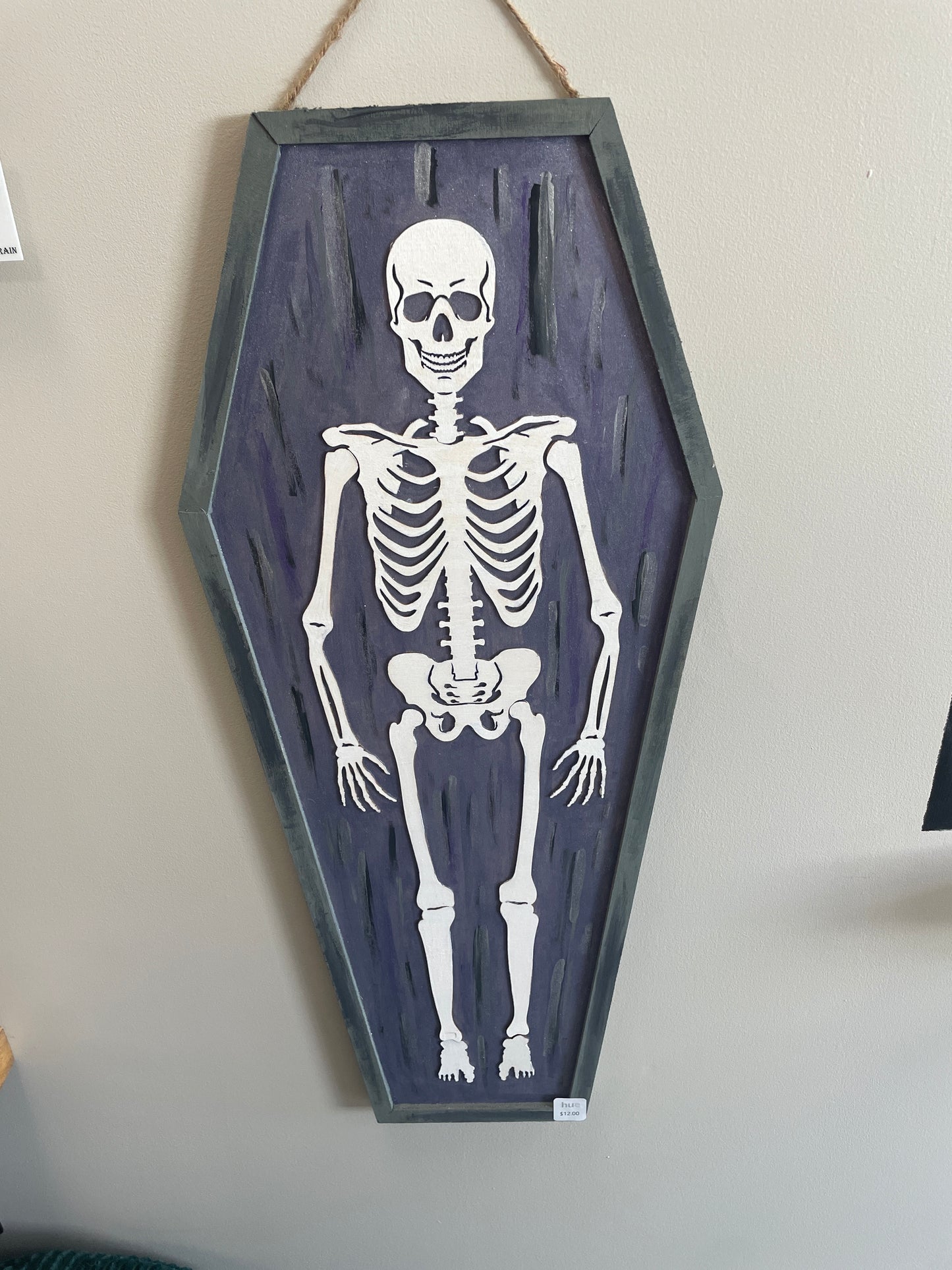 Skeleton wall decor