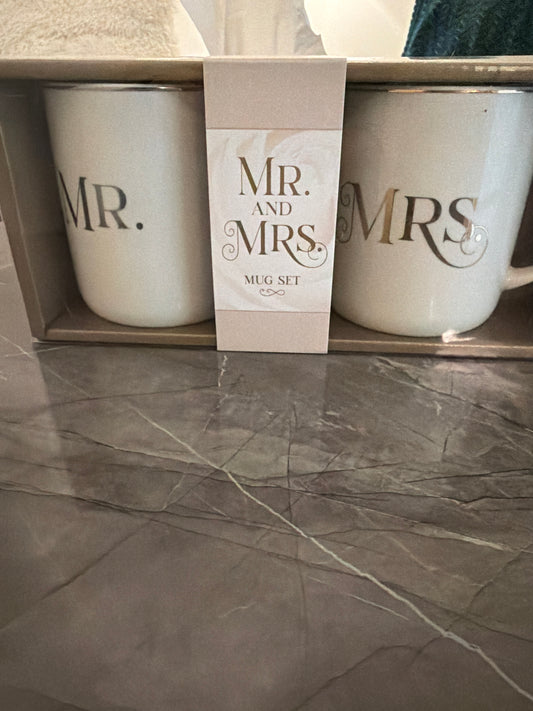 Mr and Mrs mug set