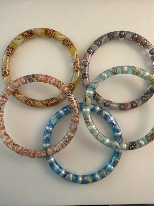 Bangle bracelet resin seashells